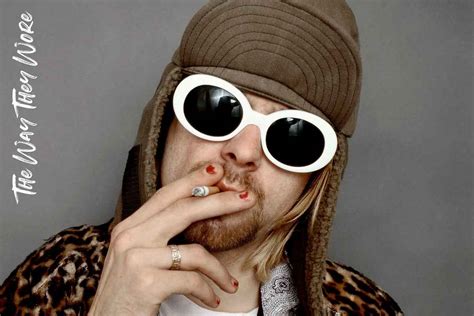 did kurt cobain wear glasses.